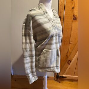 Levitate Women’s Fleece Pullover, L